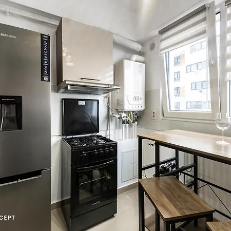 724 * Бухарест