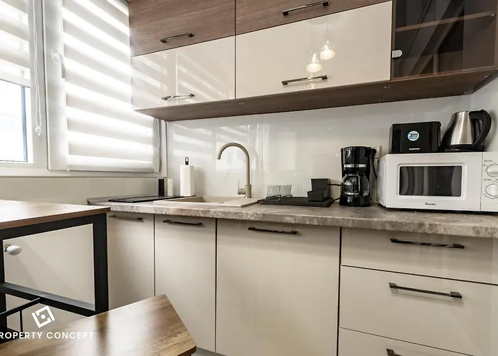 724 * Бухарест